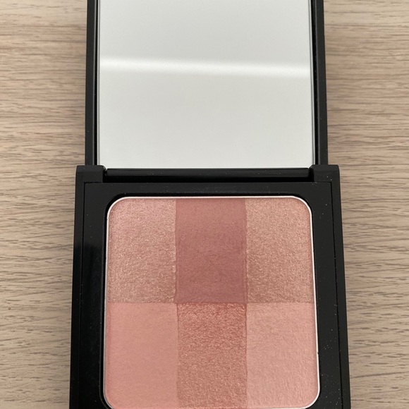 Brightening Brick - Picture 2 of 3